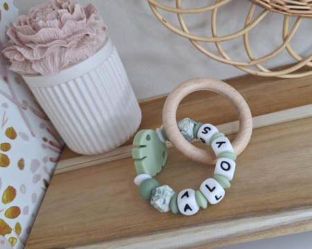 Anneau de dentition personnalisé en bois